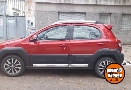 Autos - Toyota ETIOS CROSS 2016 Nafta 28000Km - En Venta