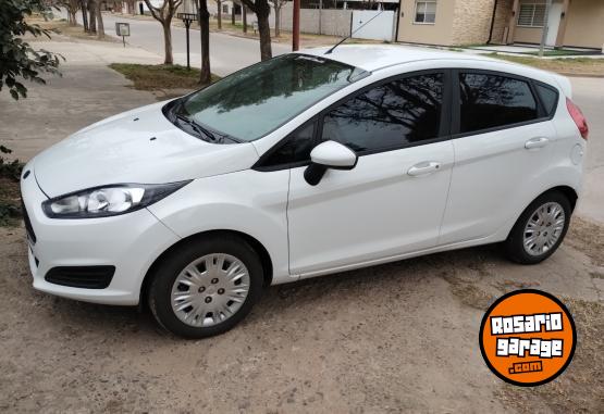 Autos - Ford Fiesta Kinetick 2016 Nafta 115000Km - En Venta