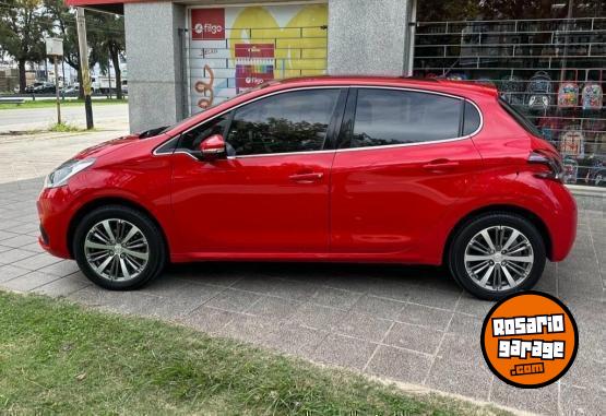 Autos - Peugeot 208 Feline 2017 Nafta 110000Km - En Venta