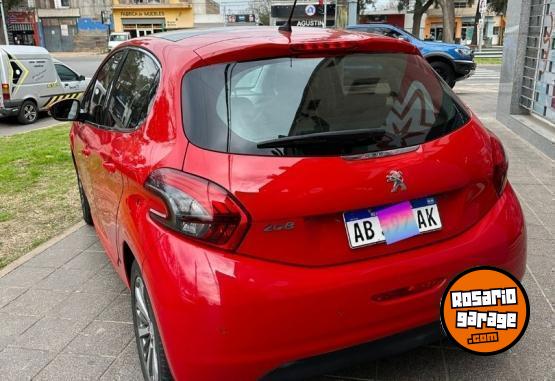 Autos - Peugeot 208 Feline 2017 Nafta 110000Km - En Venta