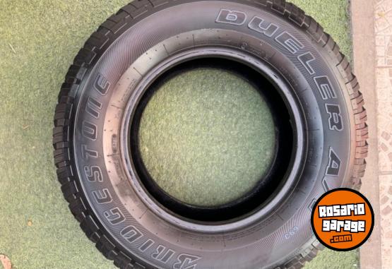 Accesorios para Autos - Cubierta Bridgestone Dueler 255/70/16 - En Venta