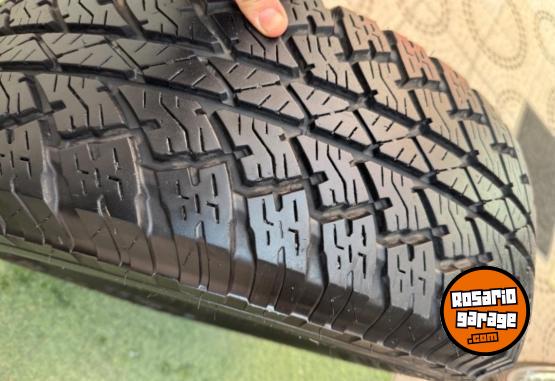 Accesorios para Autos - Cubierta Bridgestone Dueler 255/70/16 - En Venta