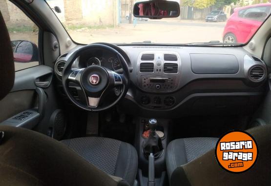 Autos - Fiat Gran siena 2014 GNC 220000Km - En Venta