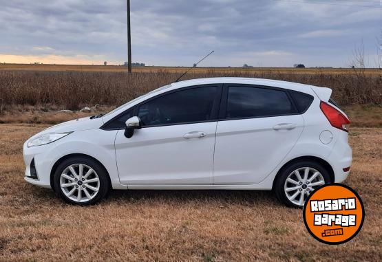 Autos - Ford Fiesta SE 2019 Nafta 61000Km - En Venta