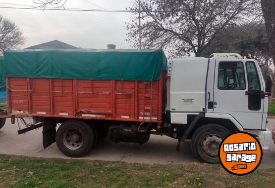 Camiones y Gras - Ford Cargo 1730 Carrocera Cerealera - En Venta