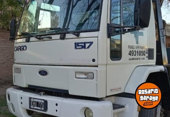 Camiones y Gras - CAMION FORD 1517 CON EQUIPO HIDRAULICO PORTA VOLQUETES - En Venta