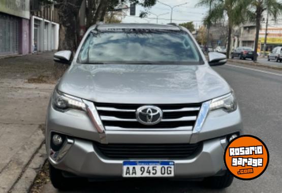 Camionetas - Toyota Hilux Sw4 Tdi 2.8 2017 Diesel 86000Km - En Venta