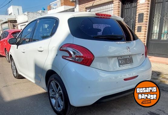 Autos - Peugeot 208 feline 2013 Nafta 140000Km - En Venta