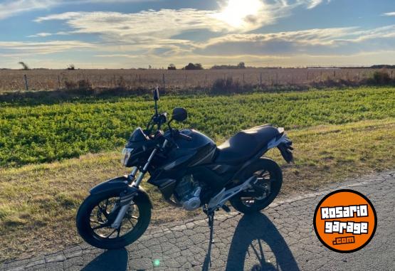 Motos - Honda Twister CB 250 2022 Nafta 5900Km - En Venta