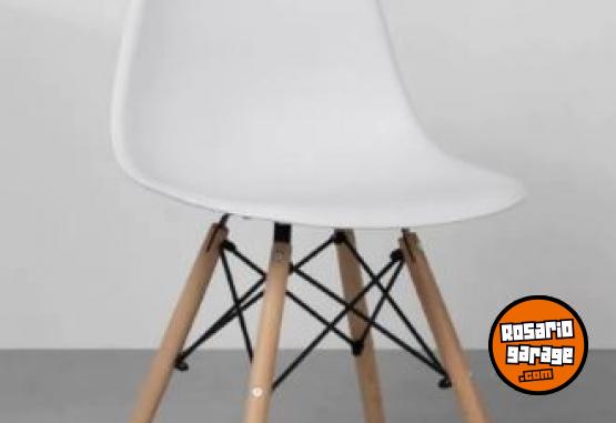 Hogar - Silla Eames blancas con patas de madera - En Venta