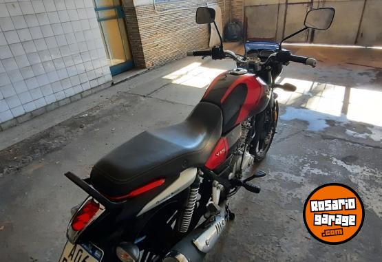 Motos - Bajaj V 15 2018 Nafta 11000Km - En Venta