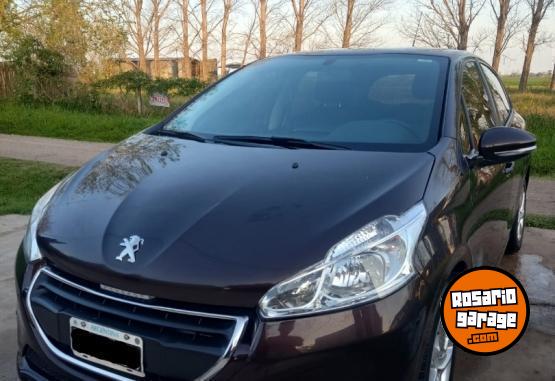 Autos - Peugeot 208 2014 Nafta 86000Km - En Venta