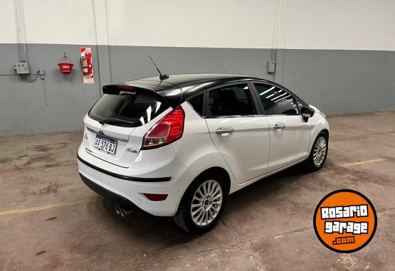 Autos - Ford FIESTA TITANIUM 1.6 MT 2016 Nafta 120000Km - En Venta