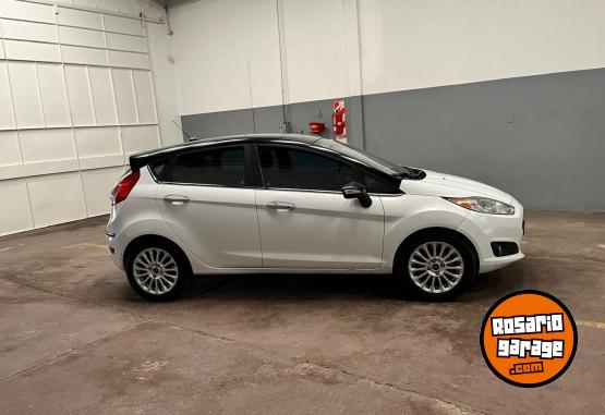 Autos - Ford FIESTA TITANIUM 1.6 MT 2016 Nafta 120000Km - En Venta