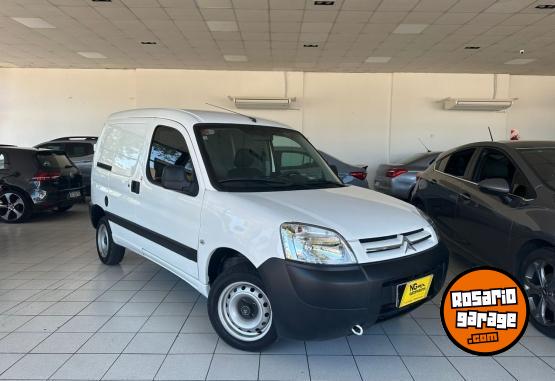 Utilitarios - Citroen Berlingo Furgon 2022 GNC 40000Km - En Venta