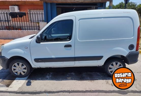 Utilitarios - Renault Kangoo 2016 GNC 200000Km - En Venta