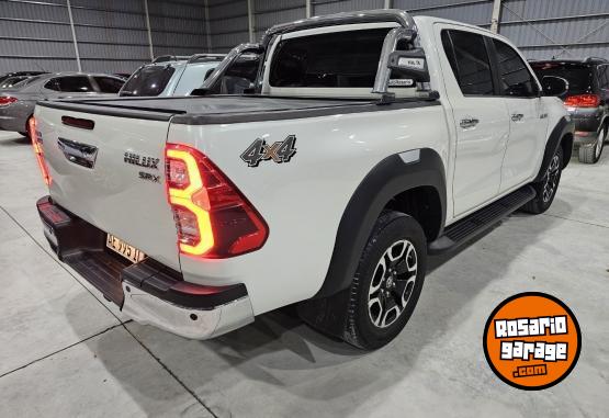 Camionetas - Toyota Hilux Srx 4x4 at 2021 Diesel 150000Km - En Venta