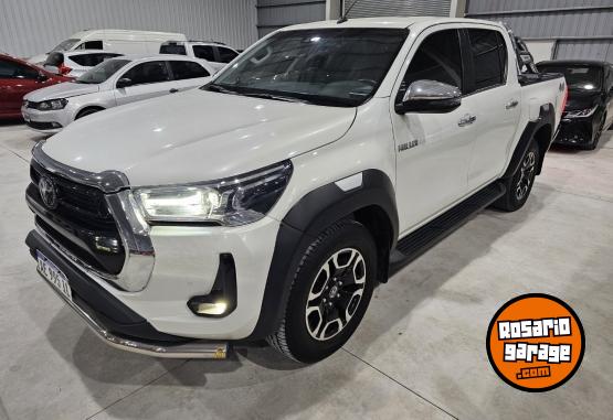 Camionetas - Toyota Hilux Srx 4x4 at 2021 Diesel 150000Km - En Venta