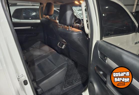 Camionetas - Toyota Hilux Srx 4x4 at 2021 Diesel 150000Km - En Venta