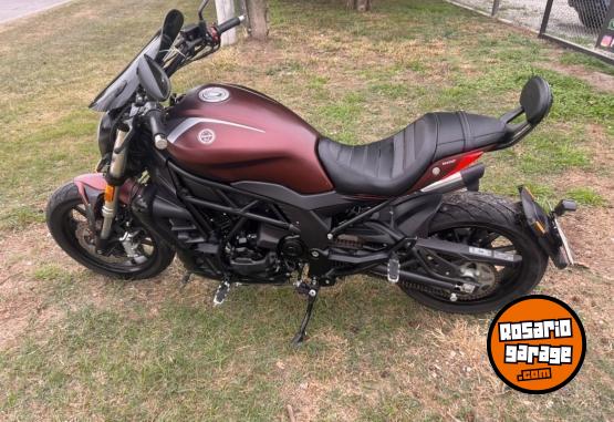 Motos - Benelli 502c 2022 Nafta 9700Km - En Venta