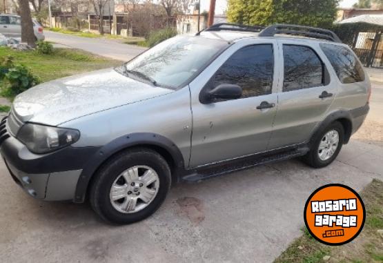 Autos - Fiat Adventure 2005 Nafta 240000Km - En Venta