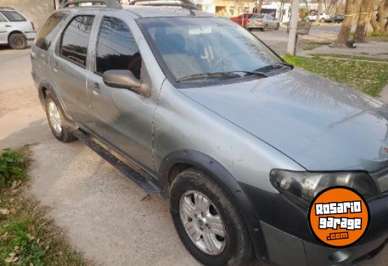 Autos - Fiat Adventure 2005 Nafta 240000Km - En Venta