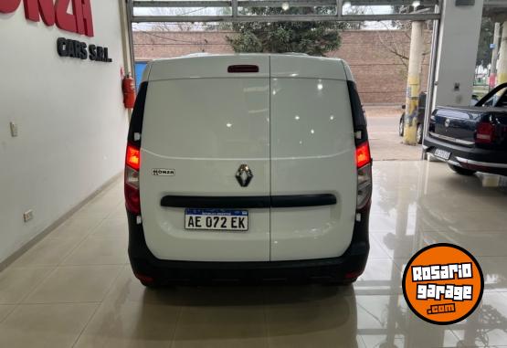 Utilitarios - Renault Kangoo 2020 Nafta 121000Km - En Venta