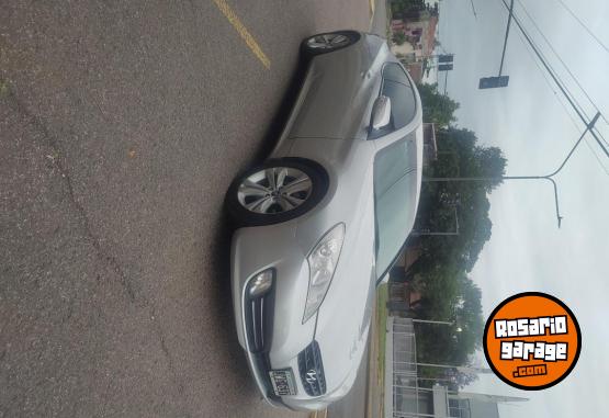 Autos - Hyundai Genesis 2011 Nafta 147000Km - En Venta