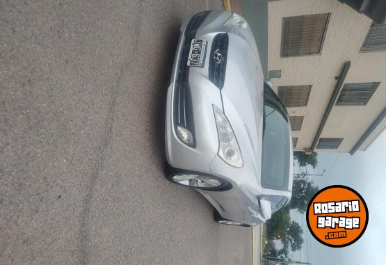 Autos - Hyundai Genesis 2011 Nafta 147000Km - En Venta