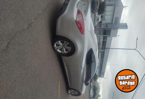 Autos - Hyundai Genesis 2011 Nafta 147000Km - En Venta