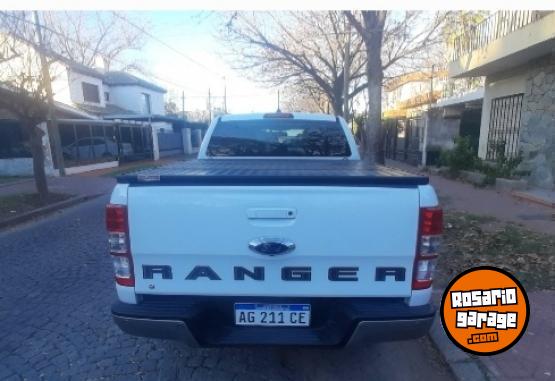 Camionetas - Ford Ranger 3.2 XLS  4x4 2023 Diesel 10800Km - En Venta