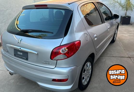 Autos - Peugeot 207 compact 2013 GNC 114000Km - En Venta