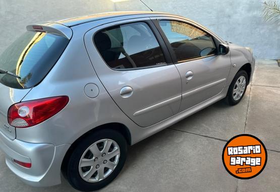 Autos - Peugeot 207 compact 2013 GNC 114000Km - En Venta