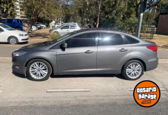 Autos - Ford FOCUS SE PLUS POWER 2016 Nafta 121000Km - En Venta