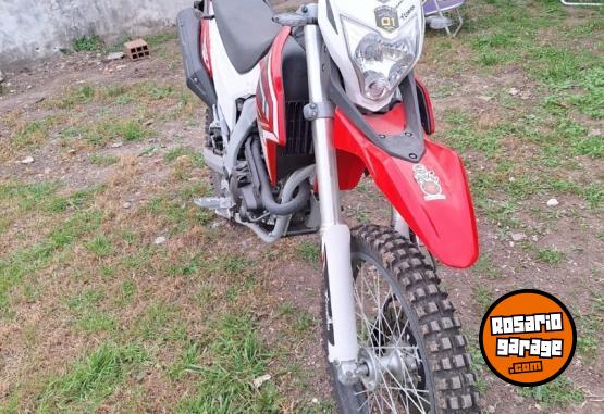 Motos - Corven TXR 2021 Nafta 3000Km - En Venta