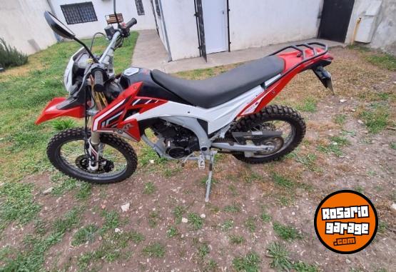 Motos - Corven TXR 2021 Nafta 3000Km - En Venta