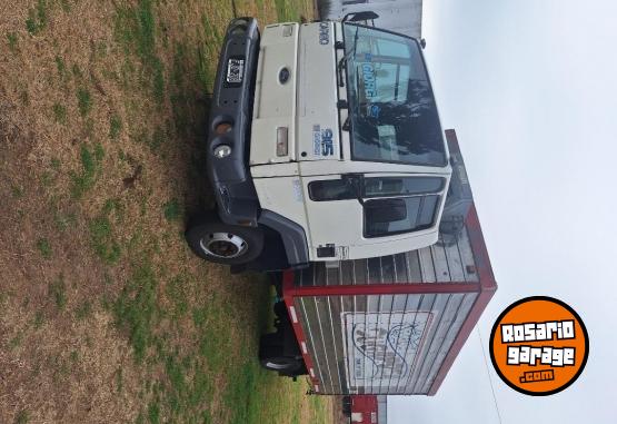 Camiones y Gras - Ford 915 con furgon termico - En Venta