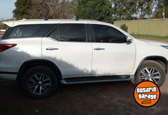 Camionetas - Toyota SW4 4x4 SRX 2.8 TDI 6 A/T 2017 Diesel 150000Km - En Venta