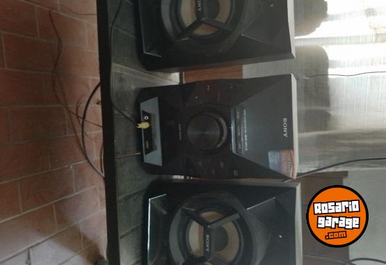 Electrnica - Equipo de audio zony, sin Bluetooth. 1300 w - En Venta