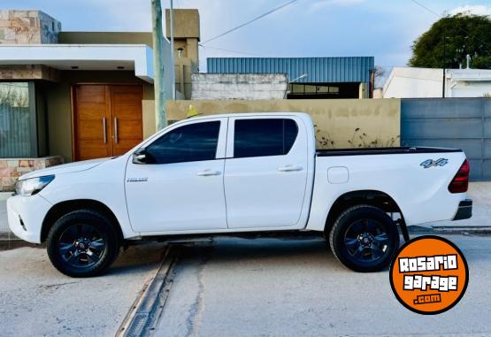 Camionetas - Toyota Hilux DX 2017 Diesel 137000Km - En Venta