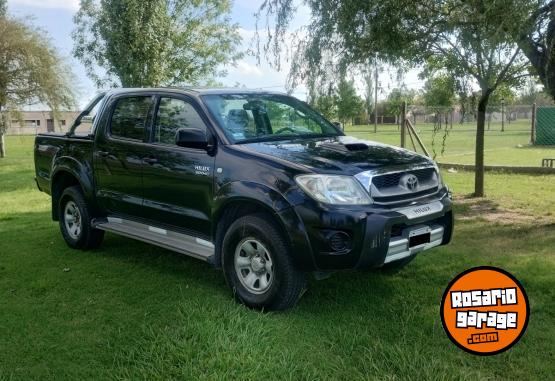 Camionetas - Toyota Hilux 4 X 2 SR 3.0 TDI 2011 Diesel 165000Km - En Venta