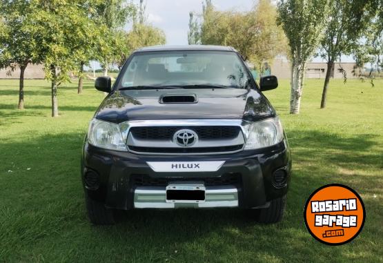 Camionetas - Toyota Hilux 4 X 2 SR 3.0 TDI 2011 Diesel 165000Km - En Venta