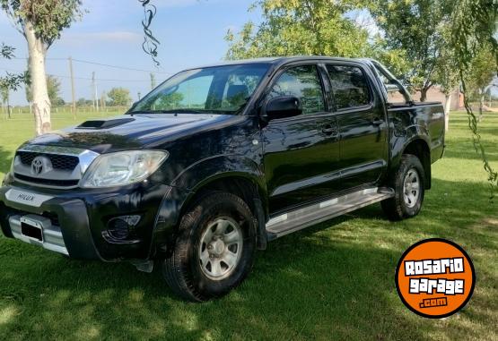 Camionetas - Toyota Hilux 4 X 2 SR 3.0 TDI 2011 Diesel 165000Km - En Venta