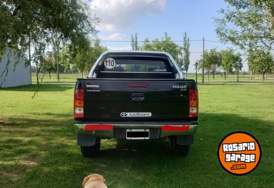 Camionetas - Toyota Hilux 4 X 2 SR 3.0 TDI 2011 Diesel 165000Km - En Venta