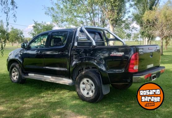 Camionetas - Toyota Hilux 4 X 2 SR 3.0 TDI 2011 Diesel 165000Km - En Venta