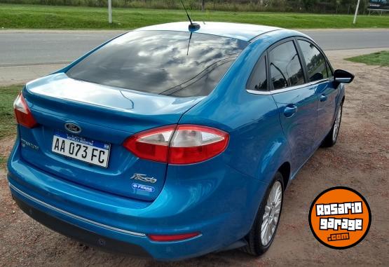 Autos - Ford FIESTA TITANIUM 2016 Nafta 102000Km - En Venta