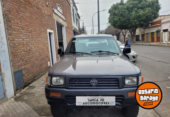 Camionetas - Toyota Hilux 2000 Diesel 260000Km - En Venta