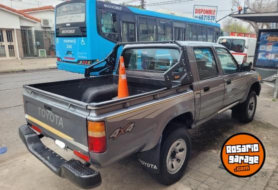 Camionetas - Toyota Hilux 2000 Diesel 260000Km - En Venta