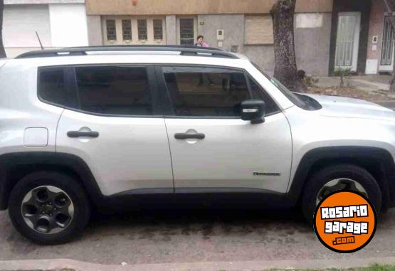 Camionetas - Jeep RENEGADE 1.8 SPORT 2017 Nafta 83000Km - En Venta