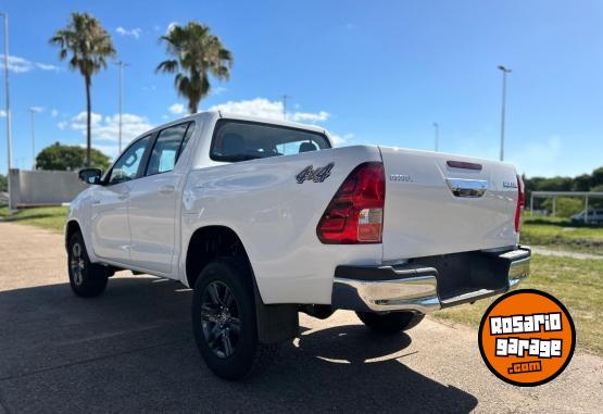 Camionetas - Toyota HILUX 2.8 SR MT 2024 Diesel 0Km - En Venta